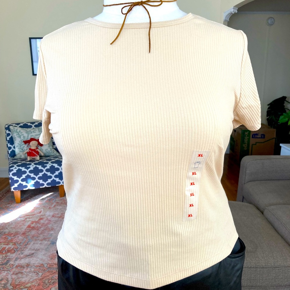 Old Navy XL Tan Crew Neck Ribbed T-Shirt with Short Sleeves